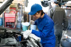 香川県高松市の自動車整備及び修理工／未経験者応募◎ (正社員) | 国分寺機工　合同会社の詳細画像