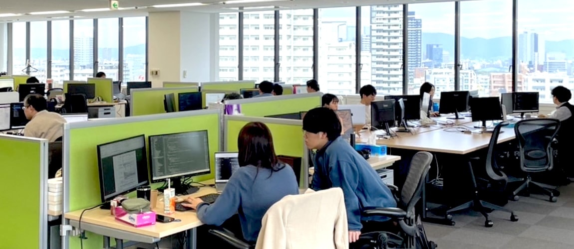 オフィスで働くSELVA社員たち